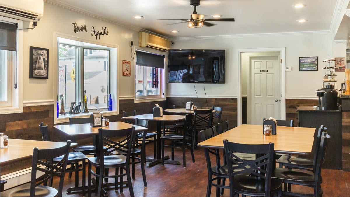 The dining room on Albany Post Road